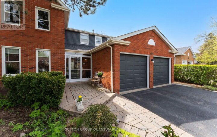 Property Photo:  1777 Folkway Drive  ON L5L 2X1 