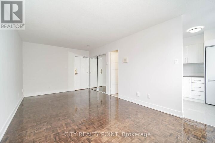 Property Photo:  33 Isabella Street 713  ON M4Y 2P7 