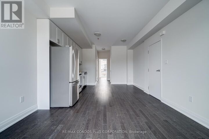 Property Photo: 4 Wild Rose Gardens ON M6L 0A5