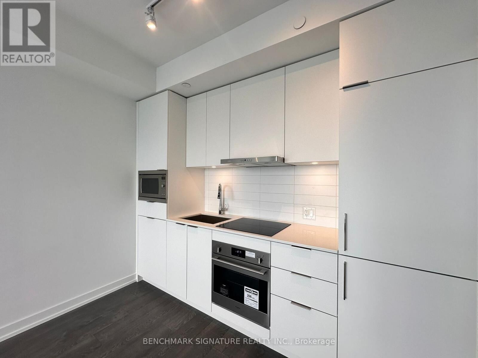 Property Photo:  8 Olympic Garden Drive 1708  ON M2M 0B9 