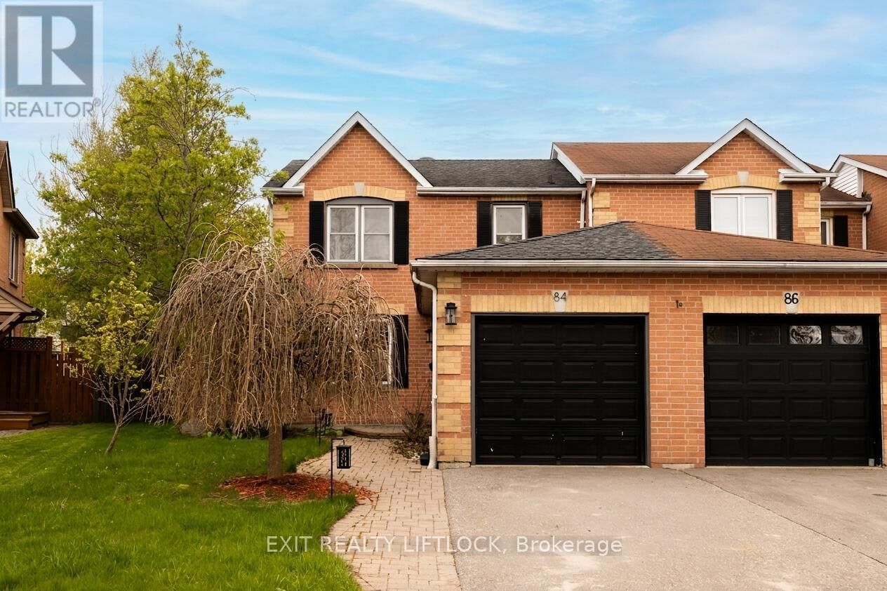 Property Photo:  84 Hillhurst Crescent  ON L1E 2A3 