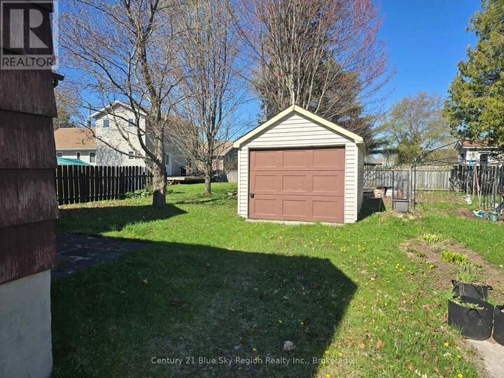 Property Photo:  1015 Browning Street  ON P1B 3R4 
