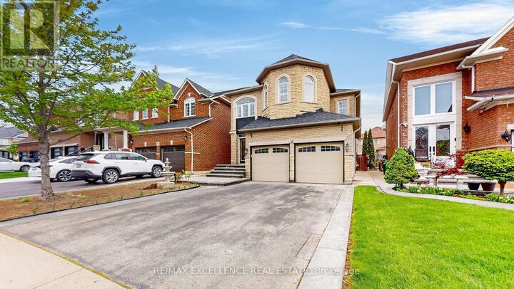 Property Photo:  26 Blue Diamond Drive  ON L6S 6J2 