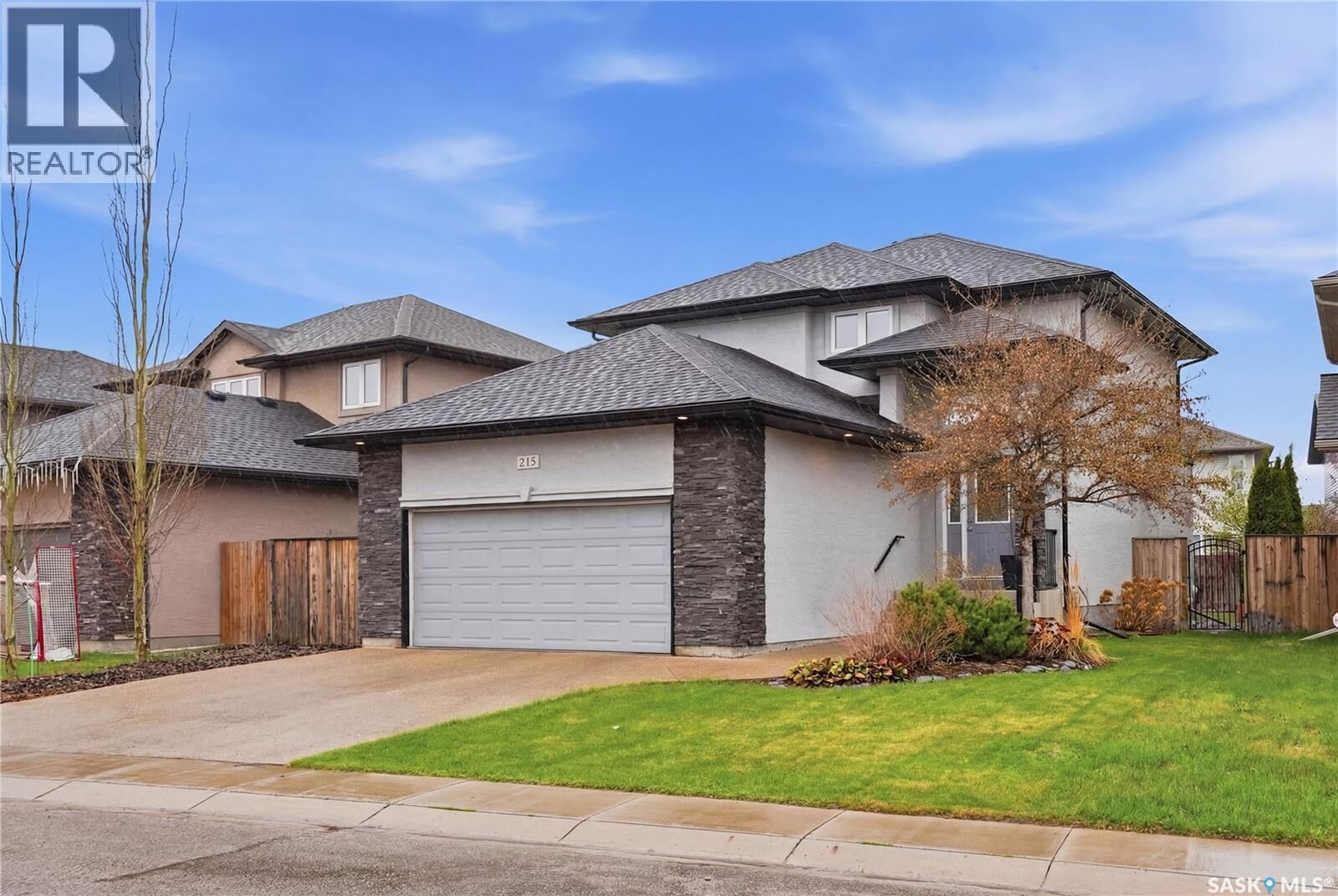 Property Photo:  215 Whalley Crescent  SK S7T 0E6 