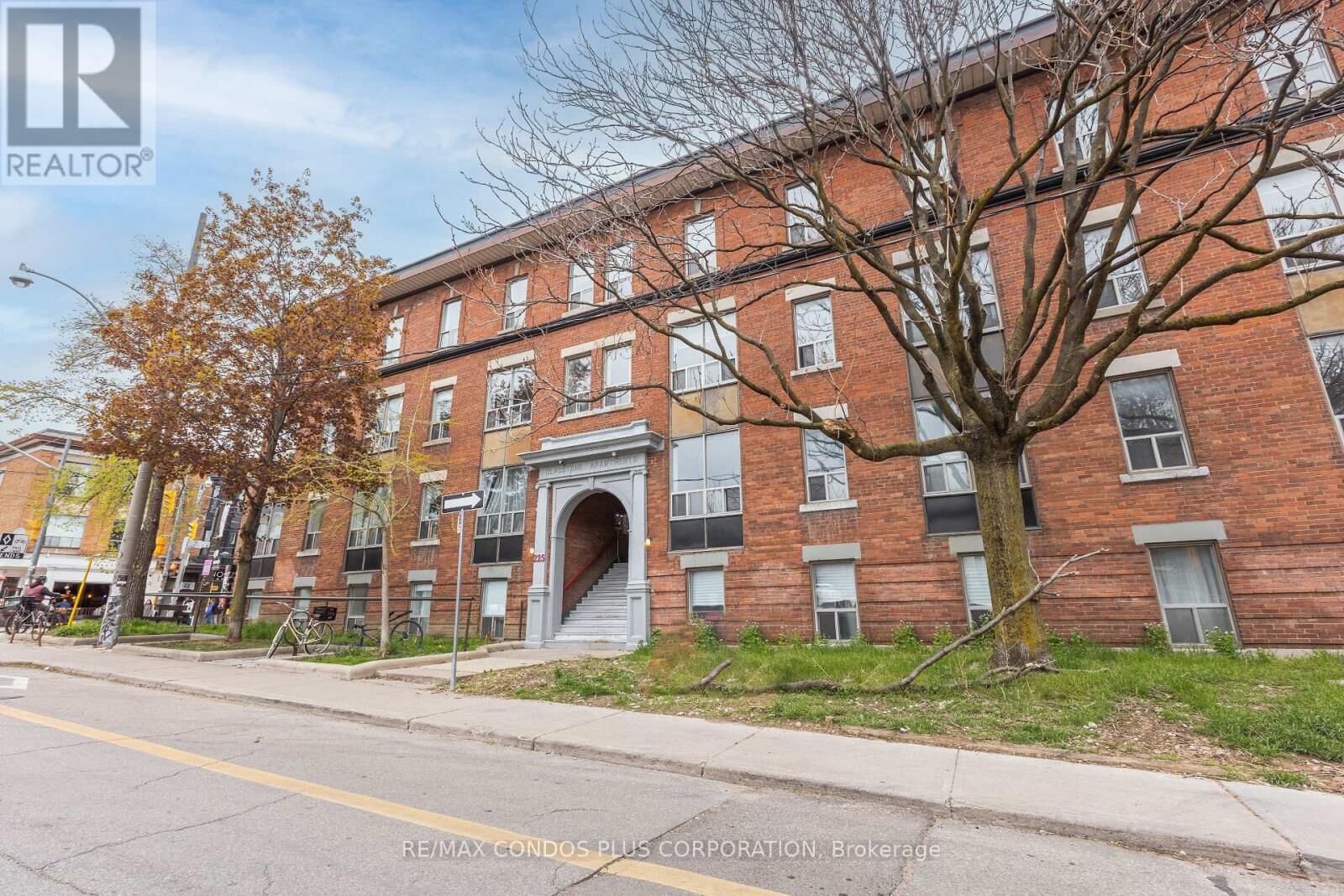 Property Photo:  225 Gladstone Avenue 103  ON M6J 3L5 