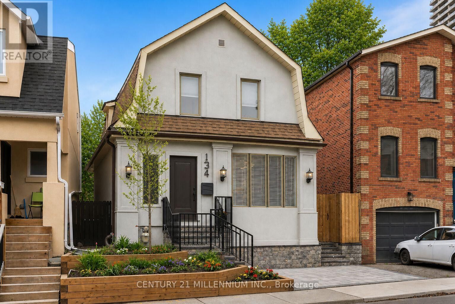 Property Photo: 134 Helendale Avenue ON M4R 1C7