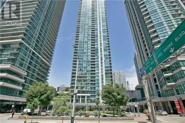 Property Photo: 16 Harbour Street 3902 ON M5J 2Z7