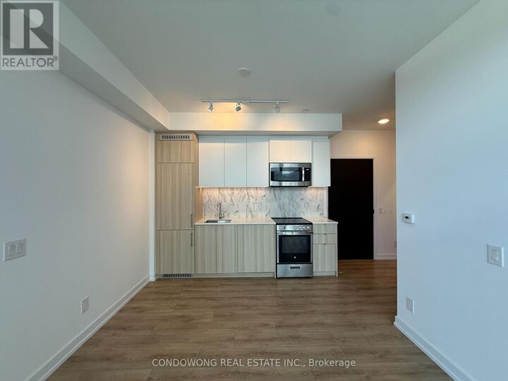 Property Photo: 500 Dupont Street 702 ON M6G 0B8