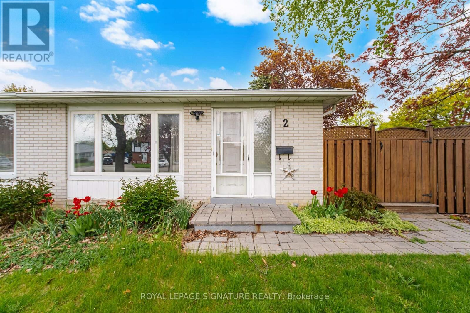 Property Photo:  2 Lambton Court  ON L6V 2A9 