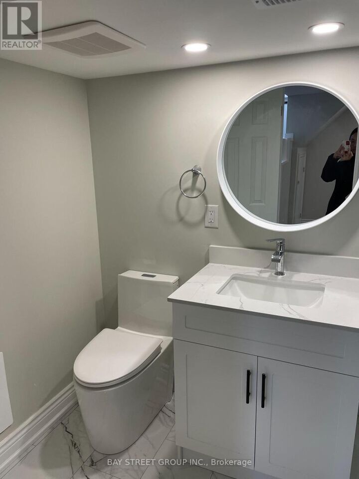 Property Photo:  370 Centre Street East  ON L4C 1B6 