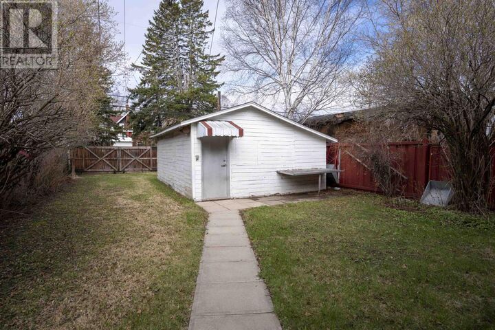 Property Photo:  309 Harold St N  ON P7C 4C7 