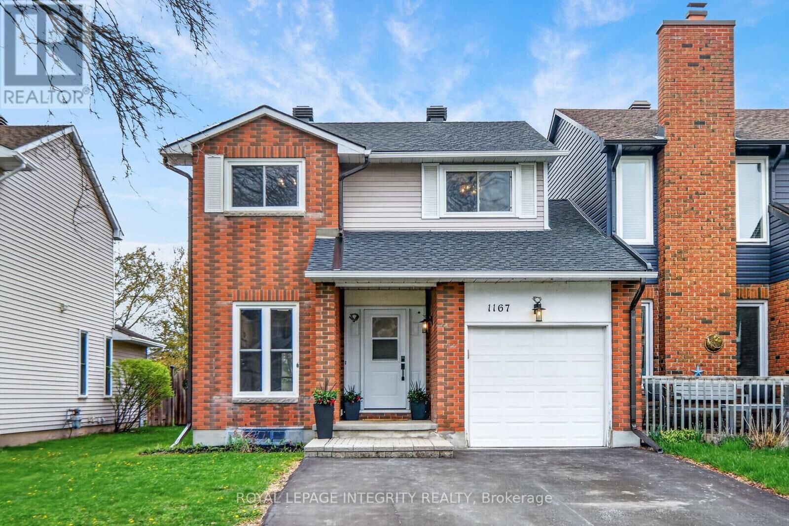 Property Photo: 1167 Saint-Emmanuel Terrace ON K1C 2J6
