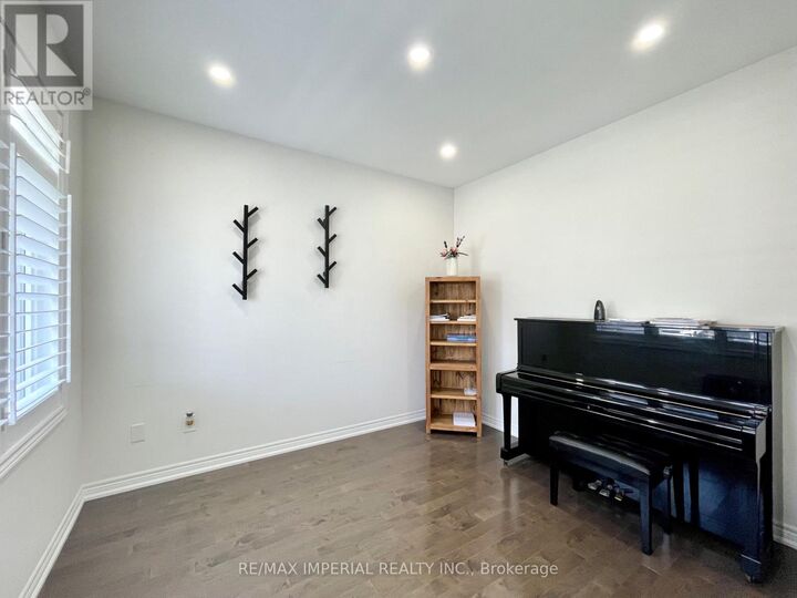 Property Photo:  3 Collier Crescent  ON L6E 0T2 