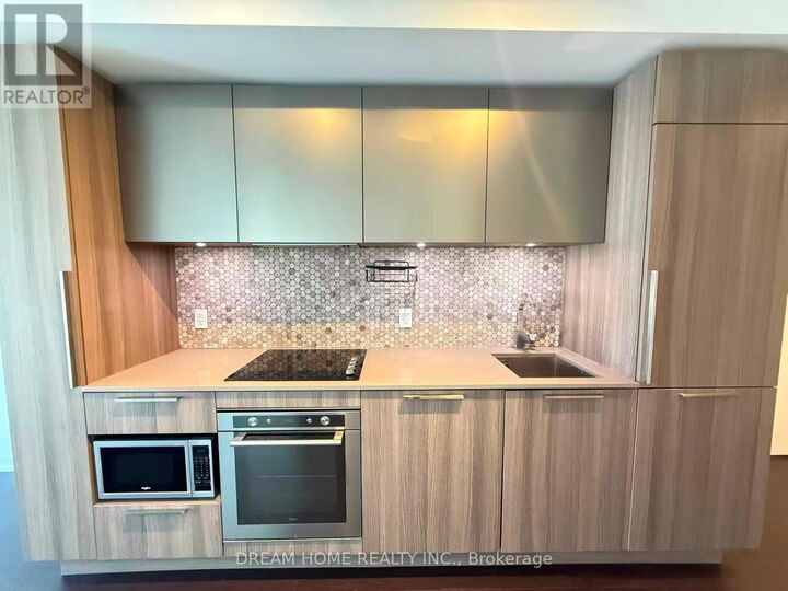 Property Photo:  85 Wood Street 1905  ON M4Y 0E8 