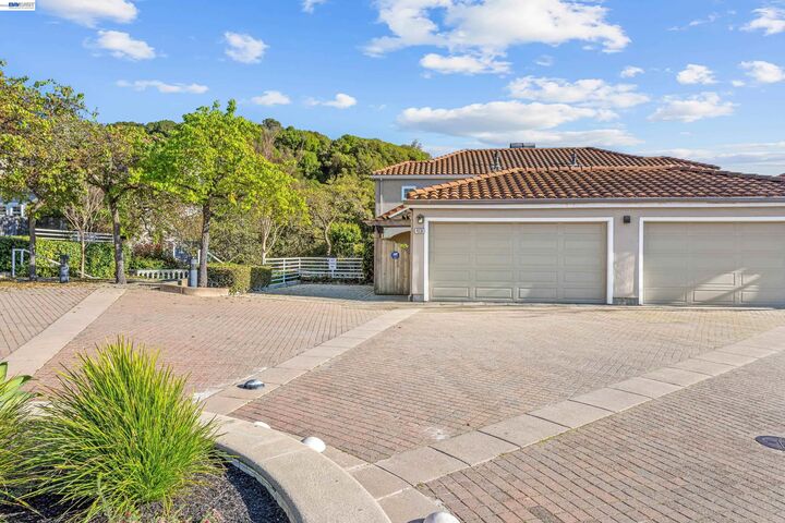 Property Photo:  4636 Redwood Rd  CA 94619 