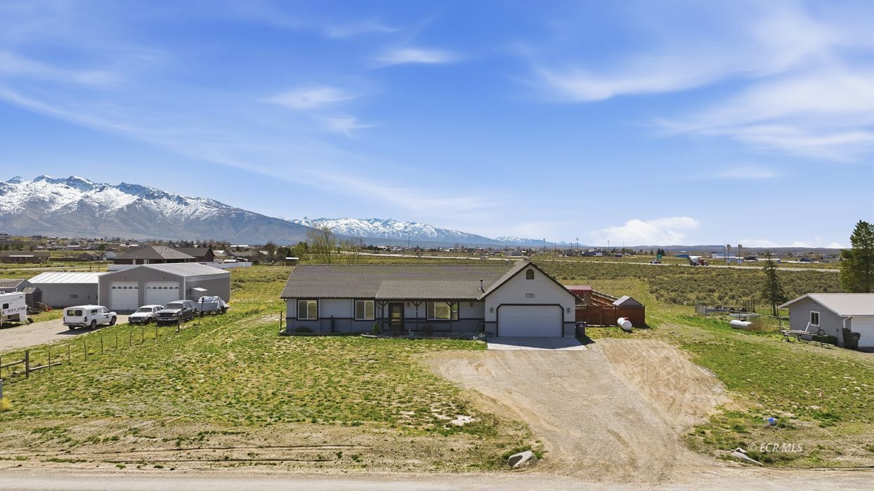 Property Photo: 19 Lawndale Court NV 89815