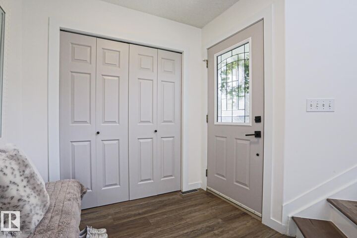 Property Photo:  284 Lilac Tr  AB T8H 1Z2 