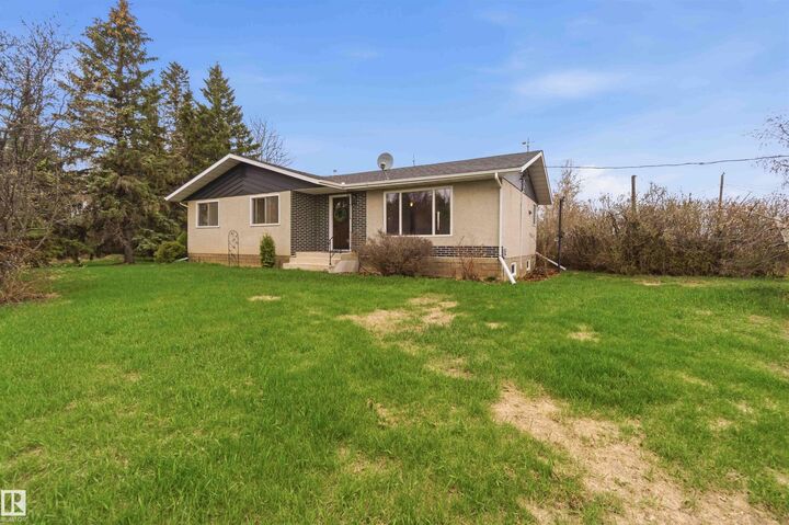 Property Photo:  58201 RR 214  AB T0A 2W0 