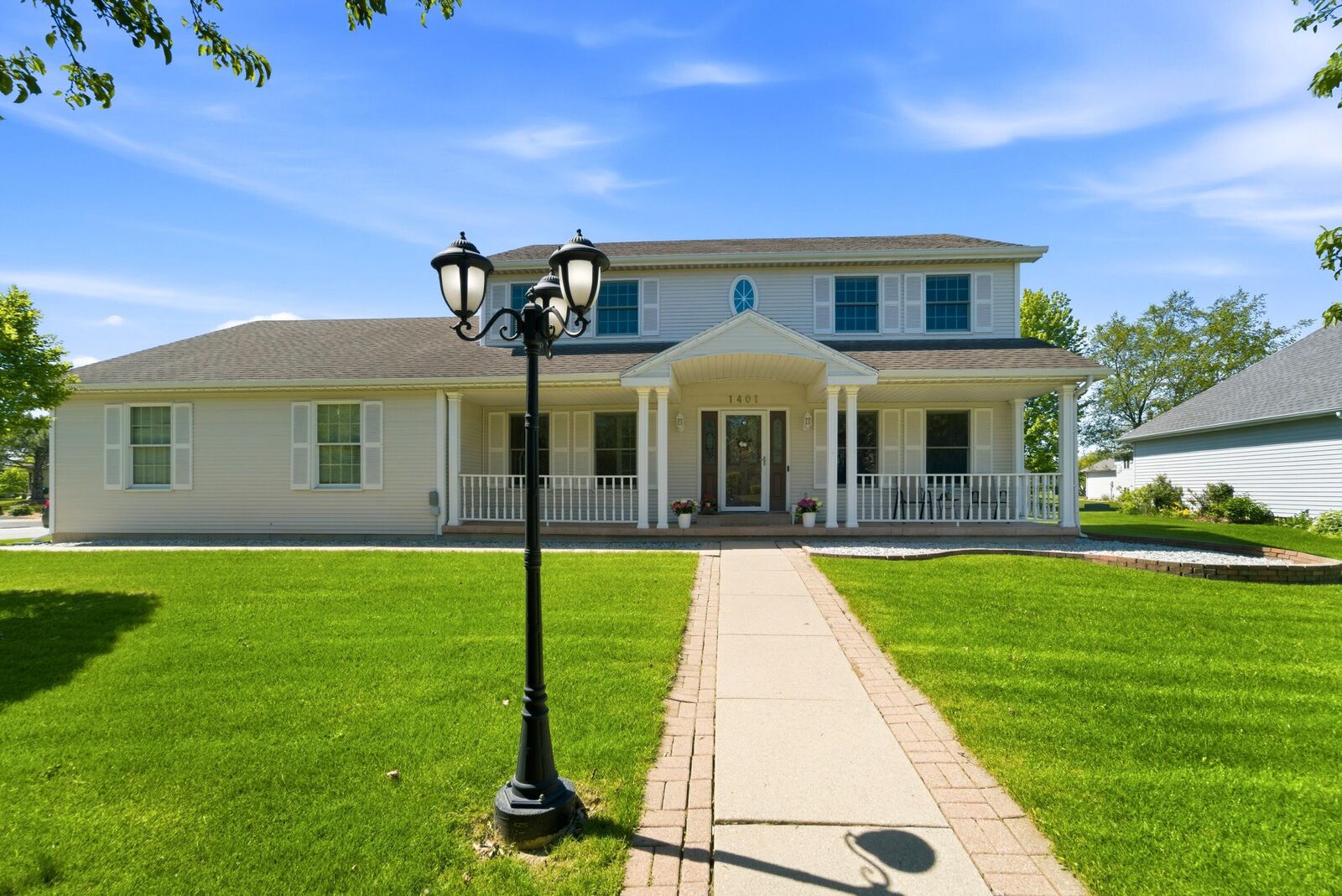 Property Photo: 1401 W 95th Place IN 46307