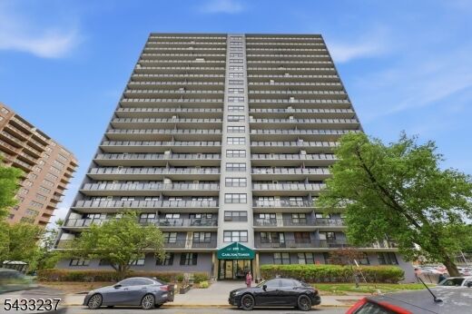 Property Photo:  285 Aycrigg Ave 4J  NJ 07055 