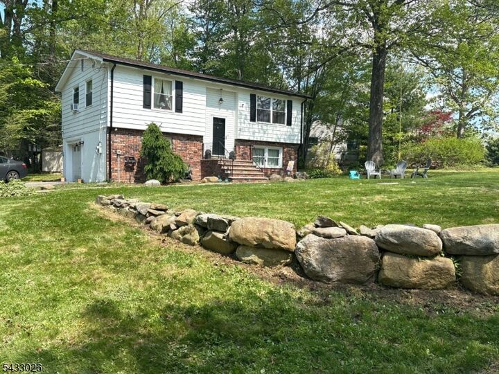Property Photo:  19 Circle Dr  NJ 07438 