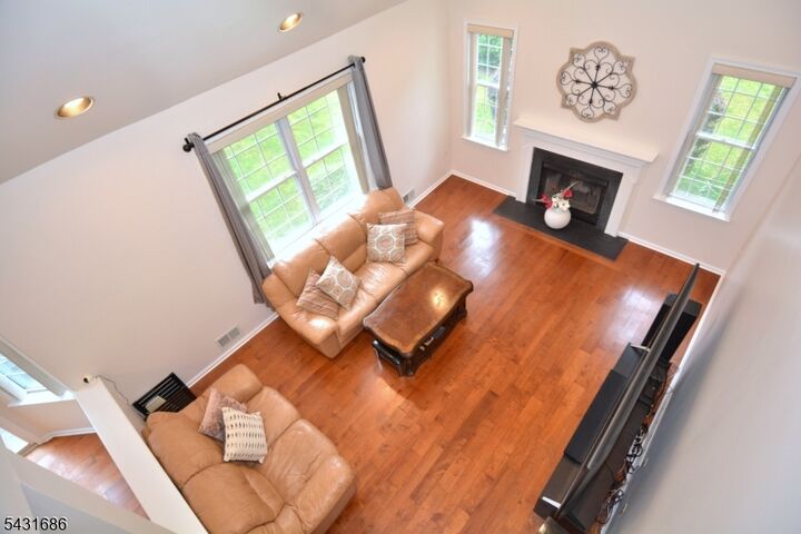 Property Photo:  22 Muirhead Ct  NJ 08502 