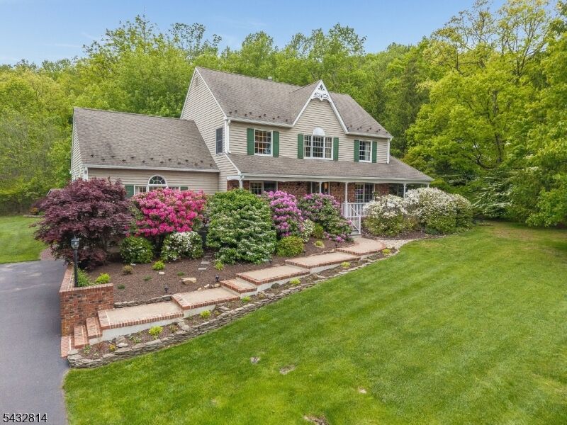 Property Photo:  4 Drake Ct  NJ 08848 