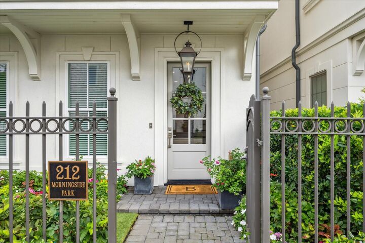 Property Photo:  212 Morningside Park Street  TX 77024 
