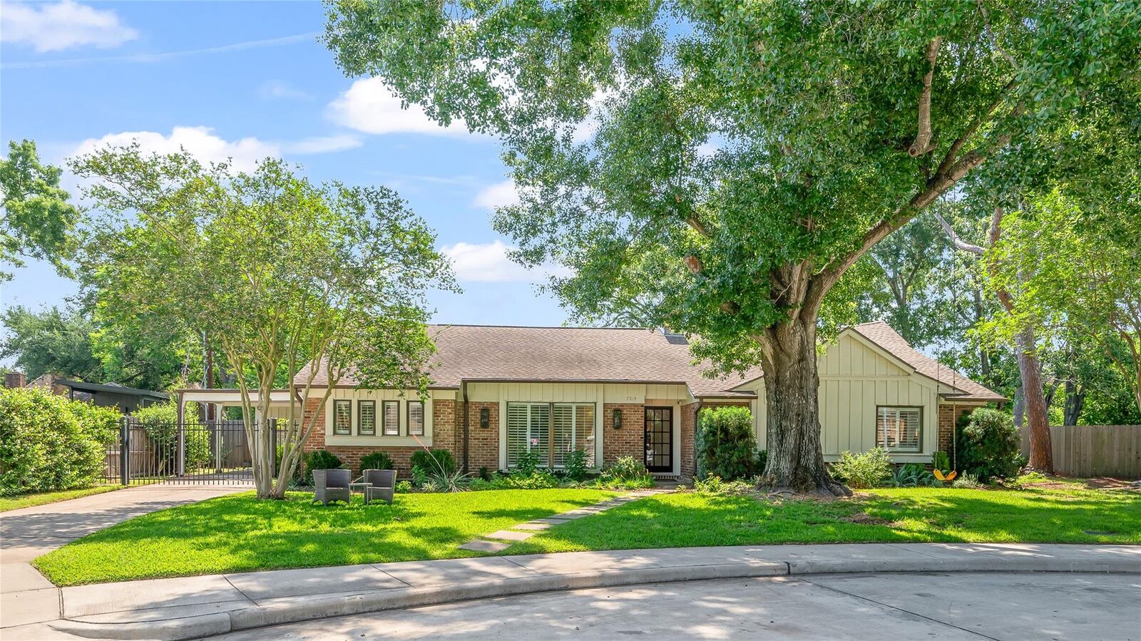 Property Photo:  7815 Fairdale Lane  TX 77063 