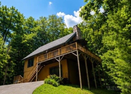 Property Photo:  340 Balsam Lane  NC 28604 