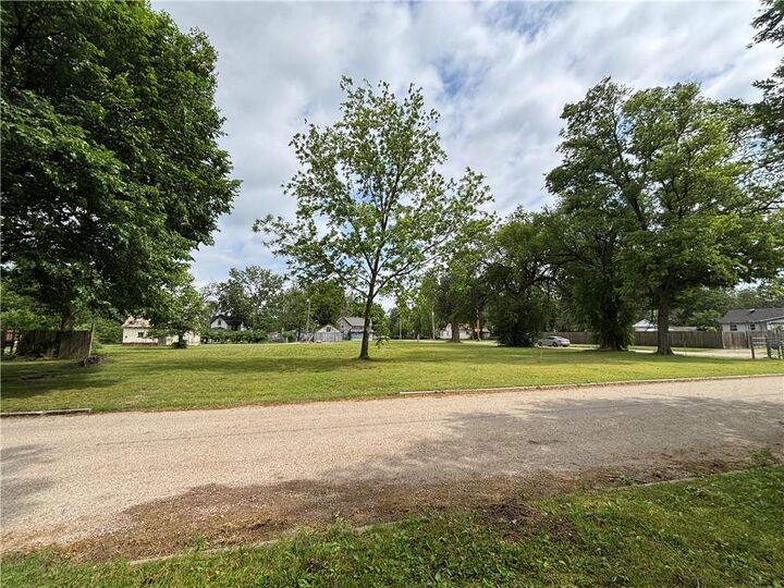 Property Photo:  422 &Amp428 E 3rd Street  KS 67335 