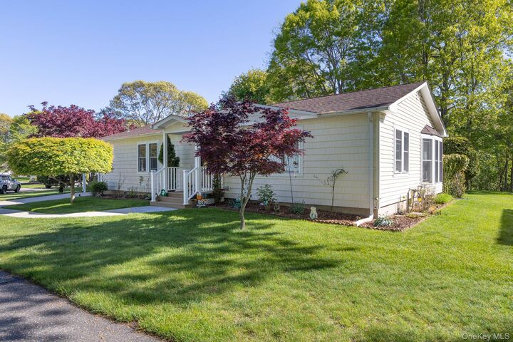 Property Photo: 1407 Middle Road 83 NY 11933