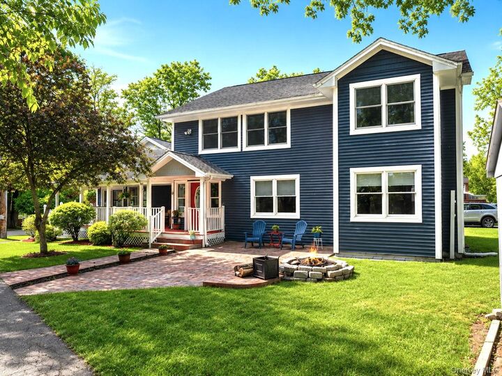 Property Photo:  8 Oak Drive  NY 12553 