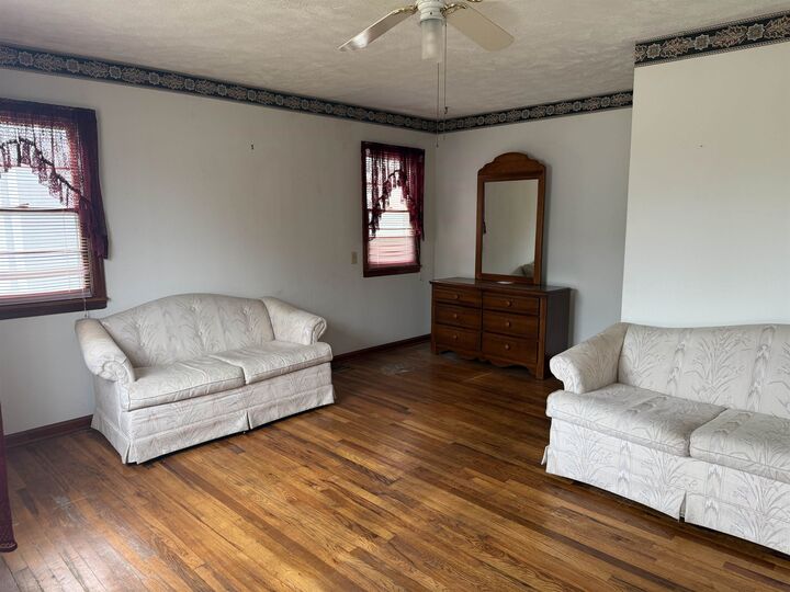 Property Photo:  1518 W 1st  NE 69101 