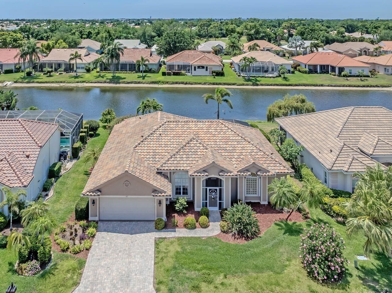 Property Photo: 417 Pebble Creek Court FL 34285