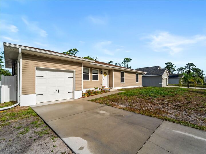 Property Photo: 89 Santa Fe Street FL 33953