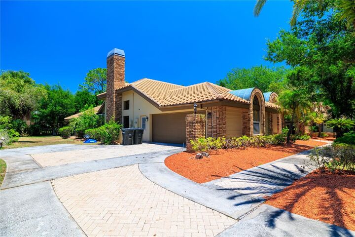 Property Photo:  1611 Hampton Lane  FL 34695 