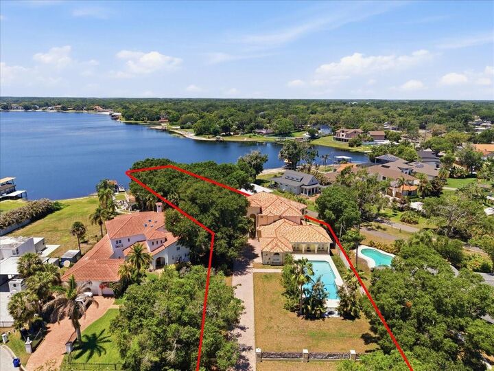 Property Photo:  12006 Waterside Court  FL 33612 
