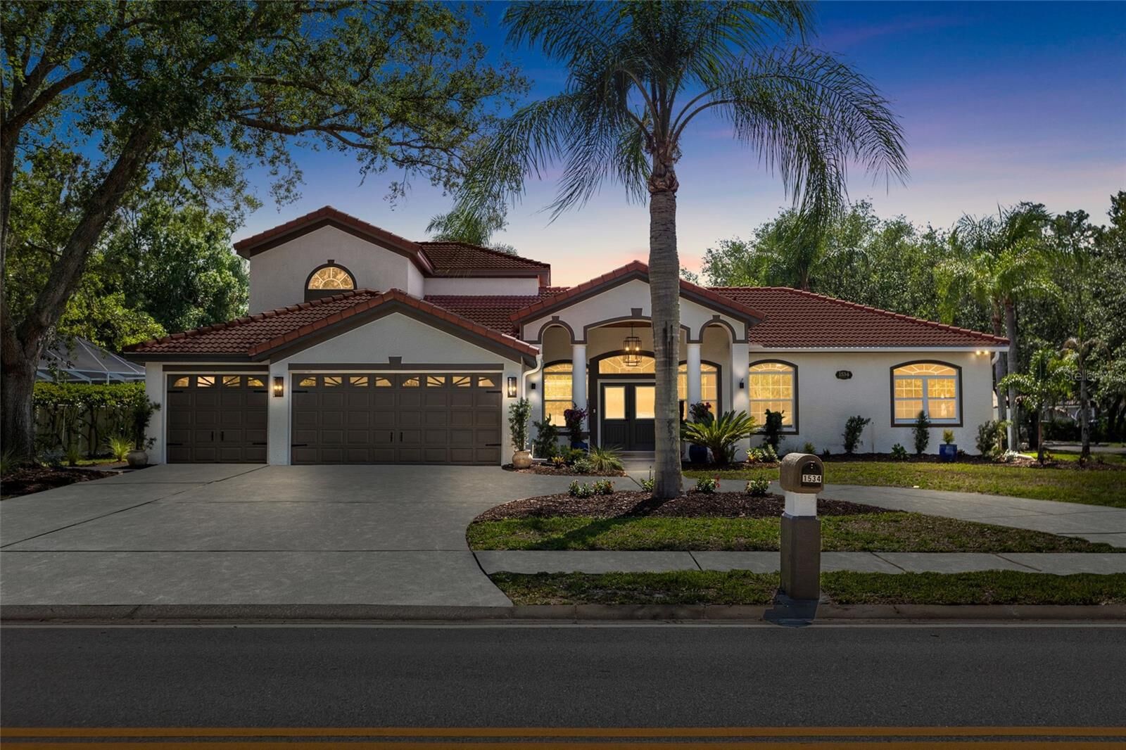 Property Photo:  1534 E Lake Woodlands Parkway  FL 34677 