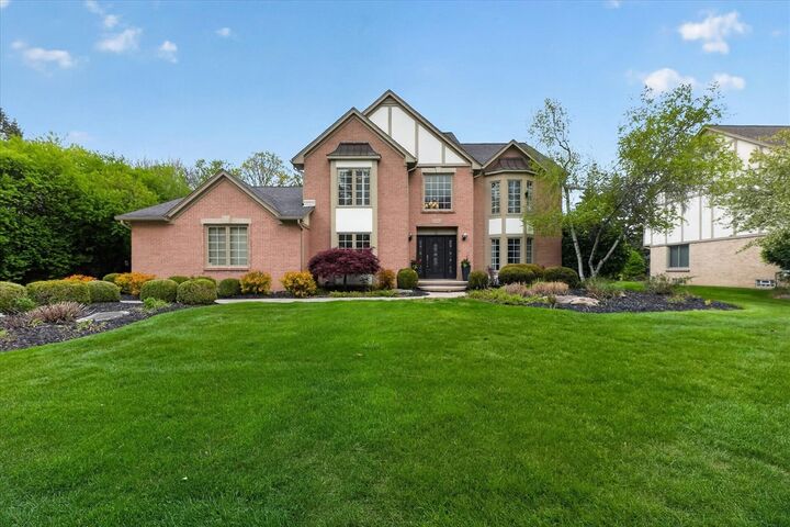 Property Photo:  1452 Lockmoor Drive  MI 48084-1516 