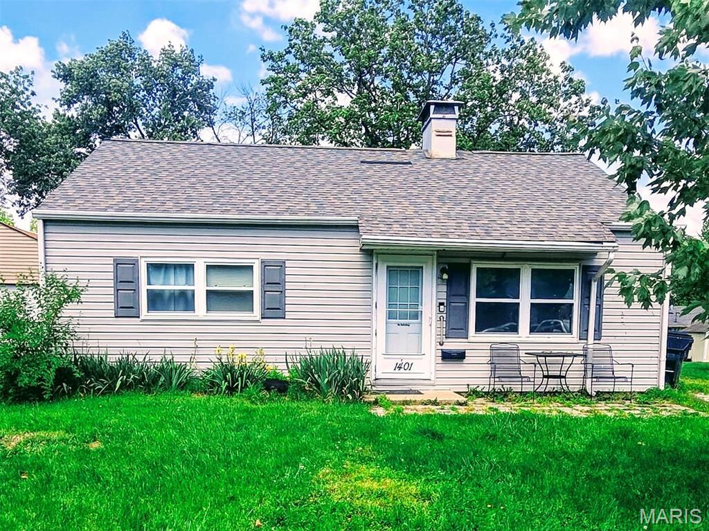Property Photo:  1401 Maiden Lane  IL 62220 