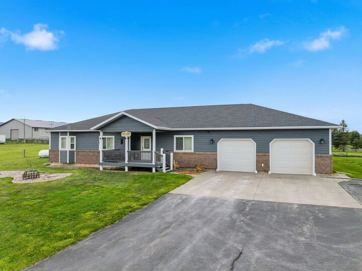 Property Photo: 1120 N Rainbow Road SD 57783