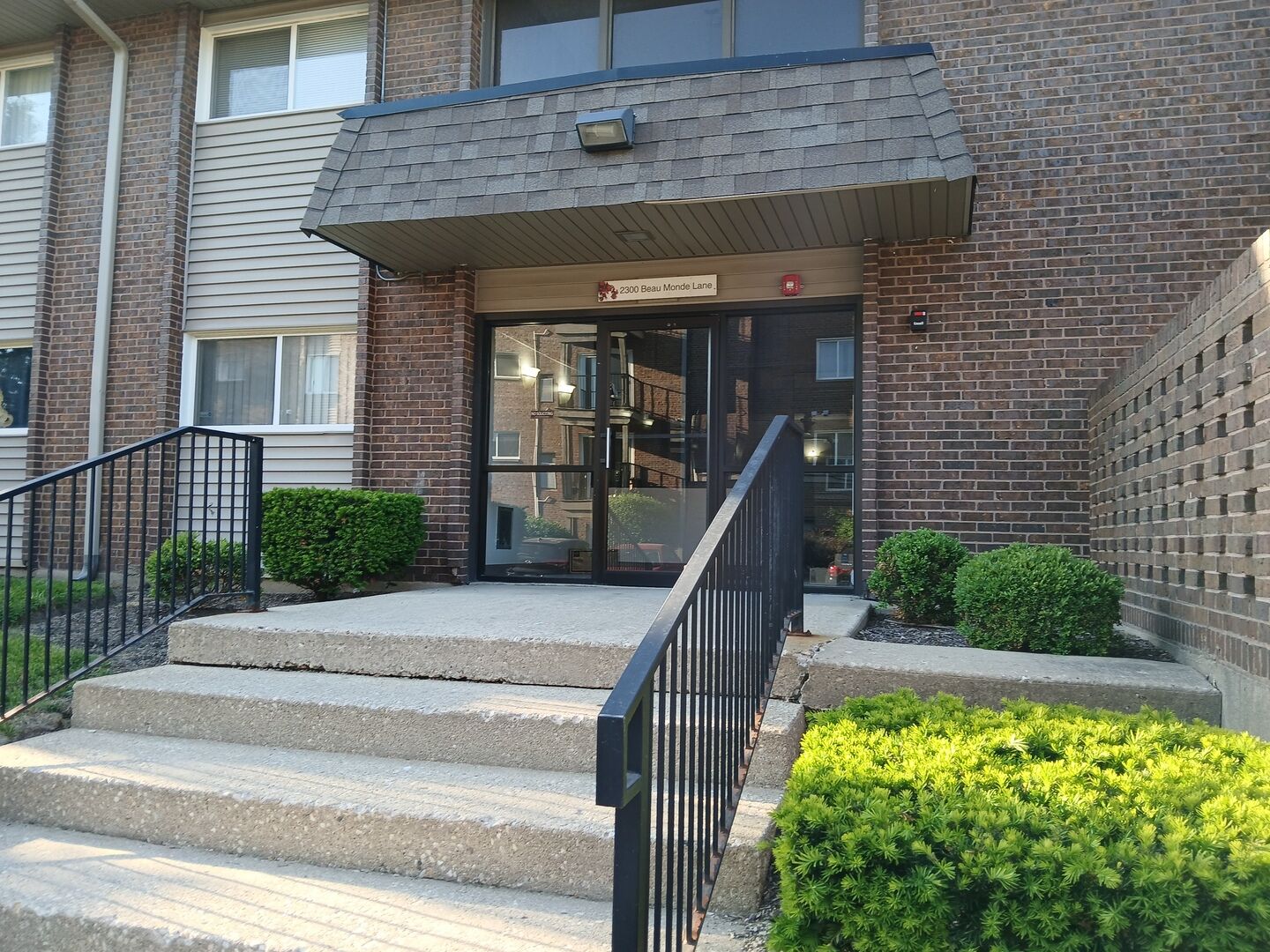 Property Photo:  2300 Beau Monde Lane 103  IL 60532 