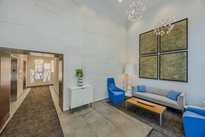 Property Photo:  8 E Randolph Street 1803  IL 60601 