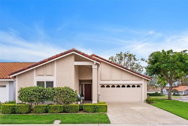 Property Photo: 27684 Calle Valdes CA 92692