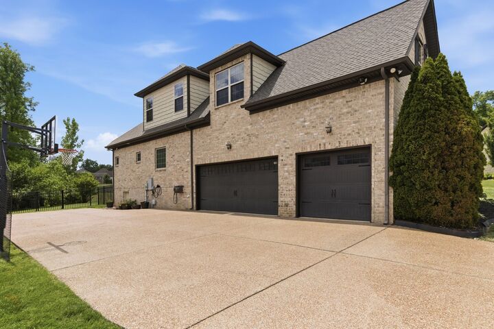 Property Photo:  101 Corbin Ct  TN 37135 