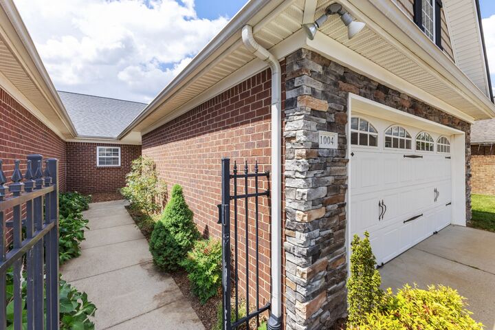 Property Photo:  395 Devon Chase Hl 1004  TN 37066 