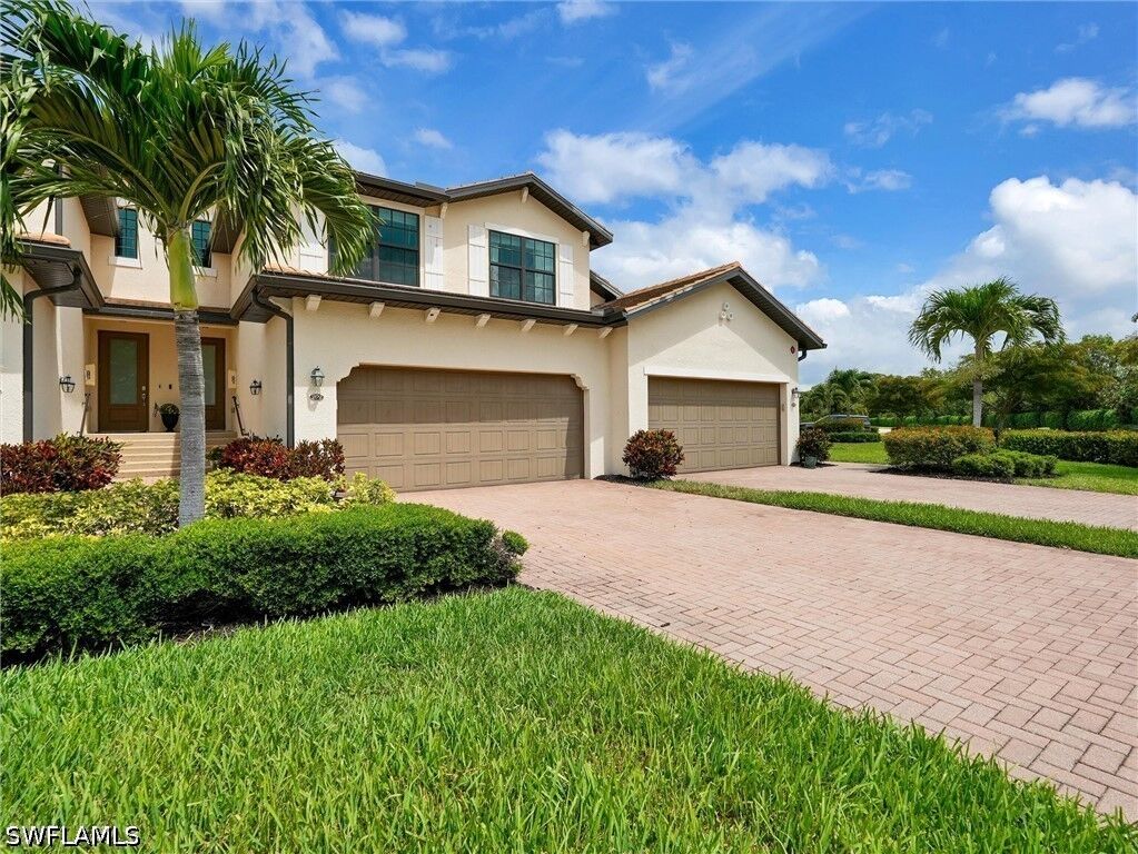 Property Photo:  2359 Montserrat Lane 202  FL 34120 