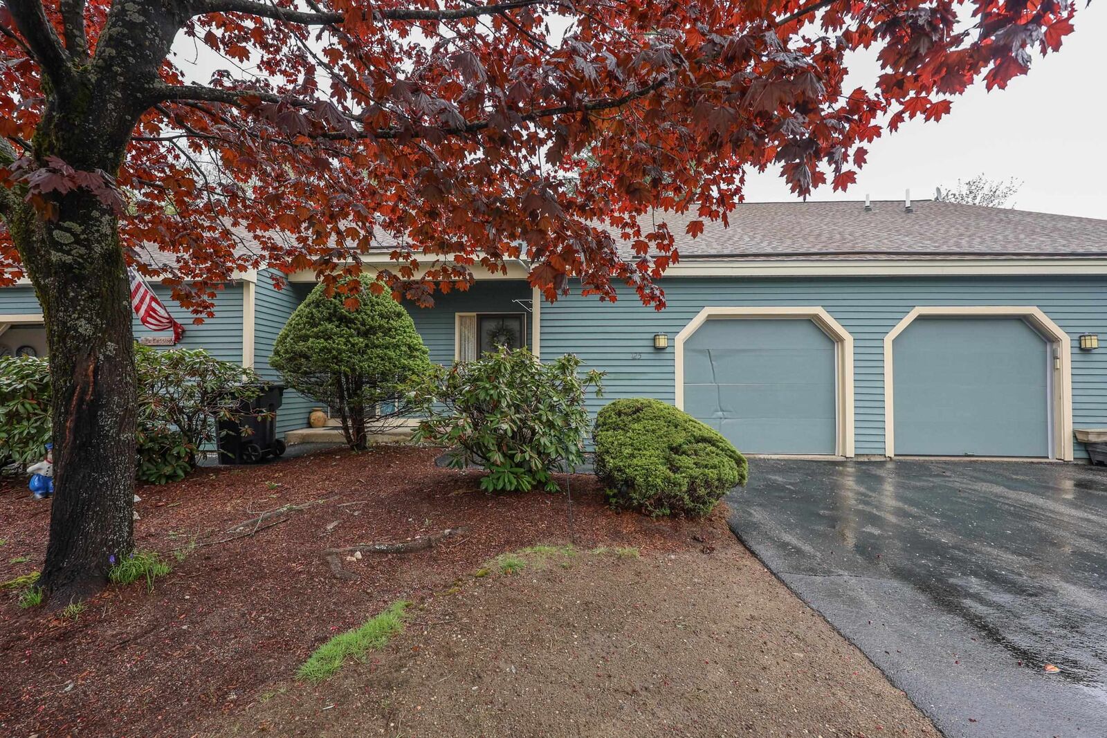 Property Photo: 125 Indian Rock Road NH 03054