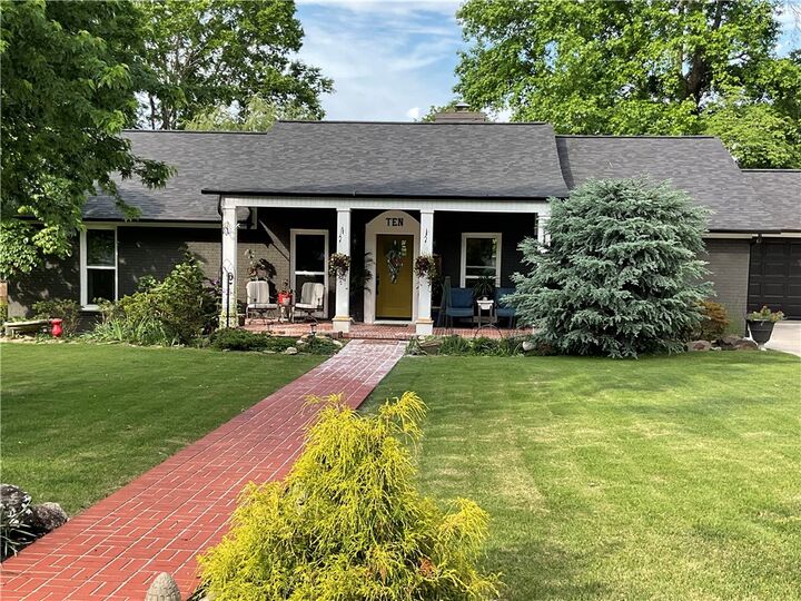 Property Photo:  10 Westwood Drive  AR 72601 